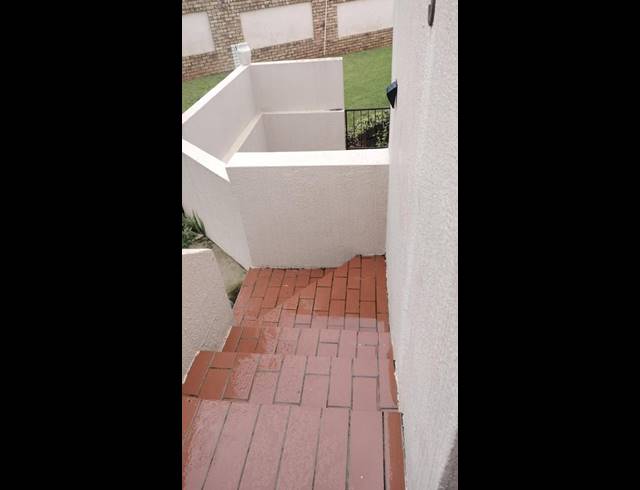 2 BEDROOM TOWNHOUSE FOR SALE IN RANGE VIEW